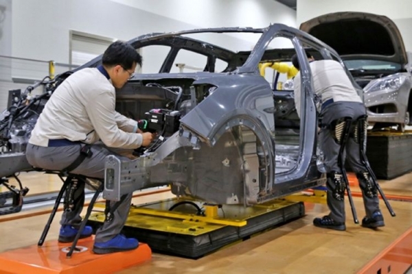 Hyundai берет на работу экзоскелеты