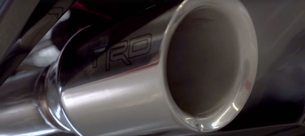 Самая мощная Toyota Camry 2018 получила мотор V6 на 300 сил (видео)