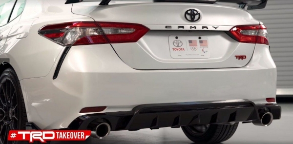 Самая мощная Toyota Camry 2018 получила мотор V6 на 300 сил (видео)